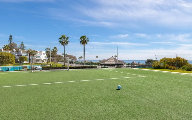 Lunamar in Marbella With 4 Bedrooms and 3 Bathrooms