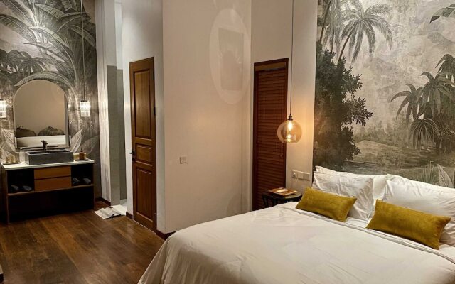 Luxury Private Loft, 2 BR, Canggu With Staff