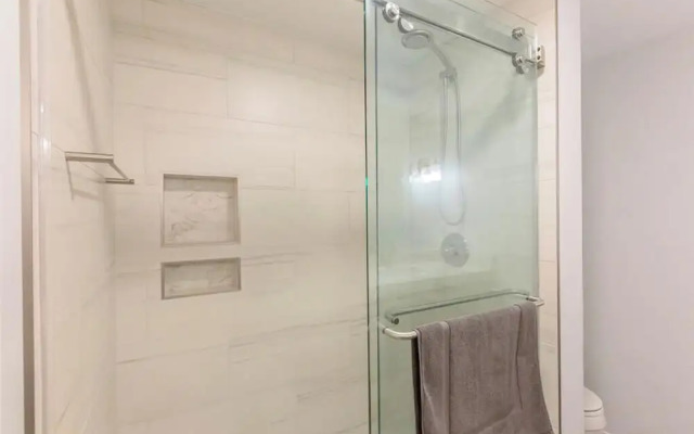 Wilmington Avenue 50 #102