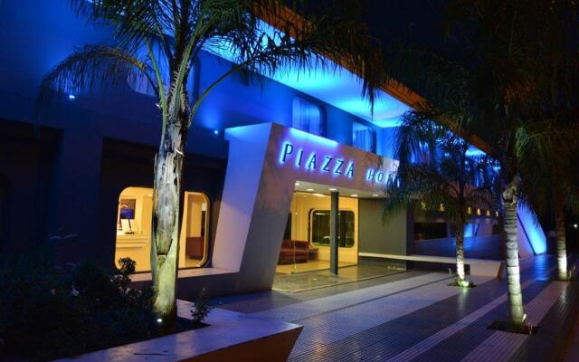 Piazza Hotel