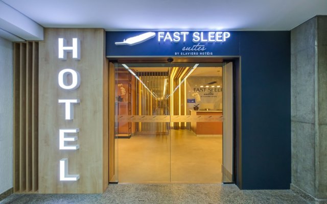 Fast Sleep Suites by Slaviero Hotéis dentro do Aeroporto Guarulhos Terminal 2, desembarque Oeste