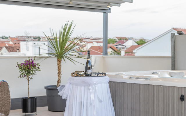 Luxury Majpruz Suites