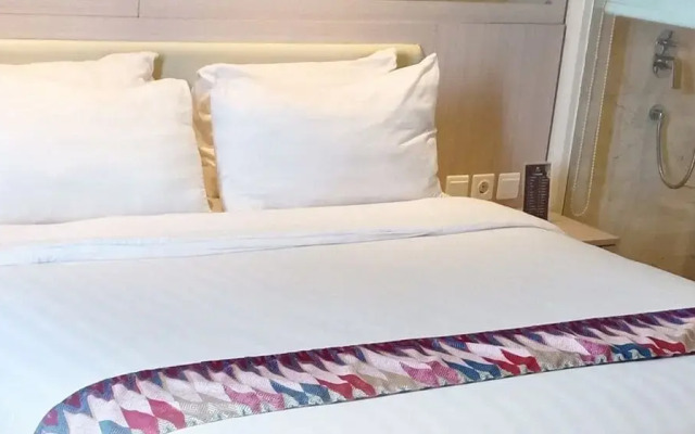 W Three Premier Hotel Lagaligo