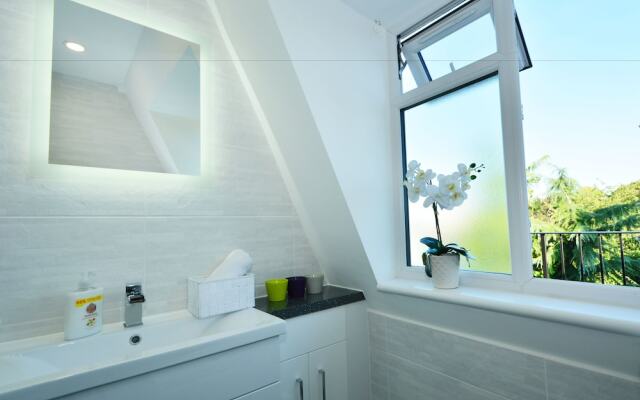 Two Bedroom Flat-Heart of London