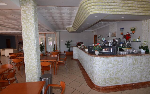 Vidalbir Apartahotel