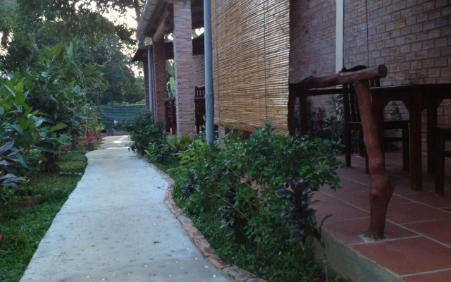 Be Home 3 Hostel and Bungalow