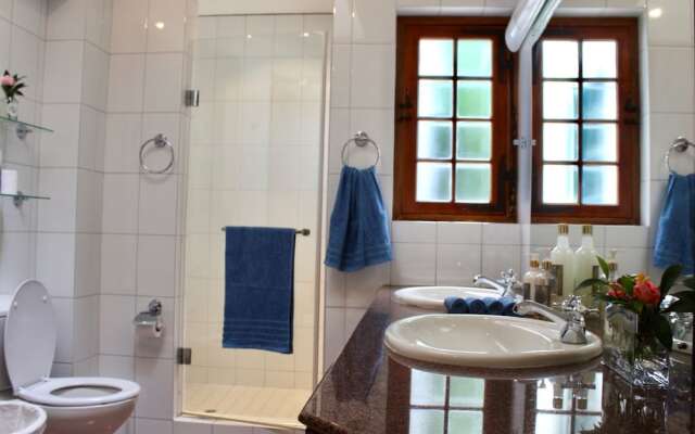 The Gables Suite- Adults Only