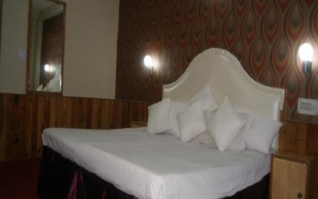 Hotel Omray's