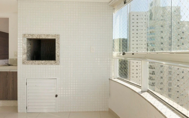 Amplo Apartamento Um Por Andar