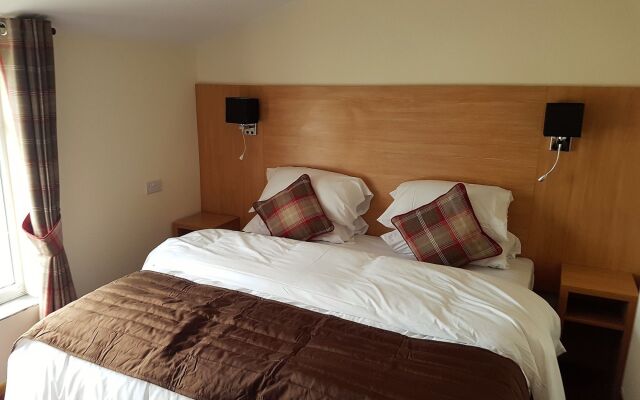 The Cliff Top Inn Hotel