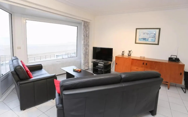 Apartment on Belgium Seawall, Central Location