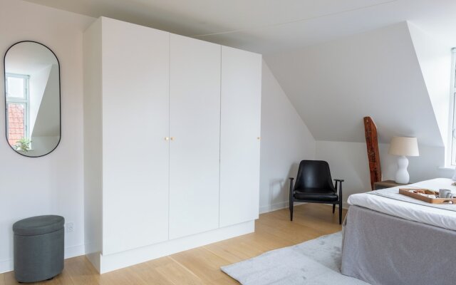 Sanders Leaves - 2bdr Apt With Shared Roof Terrace