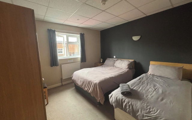 Fitzwilliam Arms Hotel