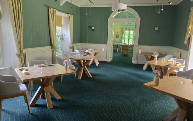 Tyddyn Llan Restaurant with Rooms