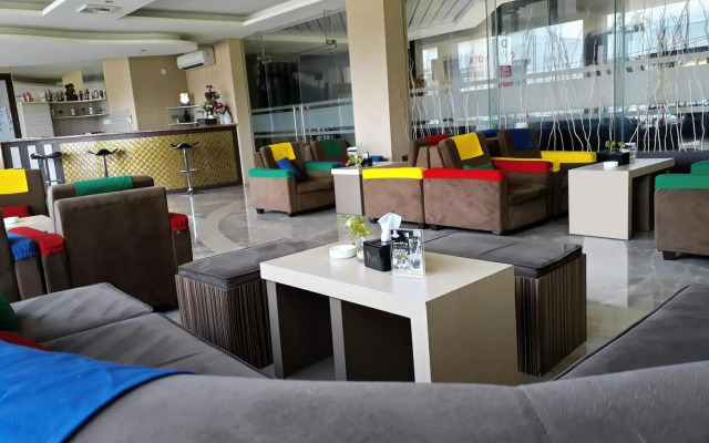 Grand Parama Hotel