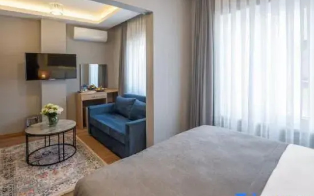 Takism Square-Studio 402