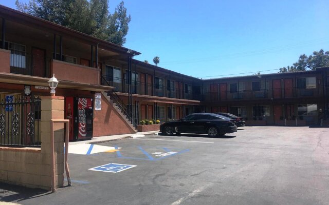Pomona Lodge Motel