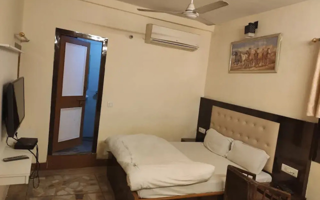 Hotel Hare Rama Deluxe
