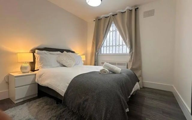 Apartment - Sleeps 4 - City Base - District Line
