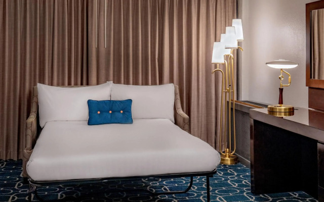 Hotel Adagio, Autograph Collection