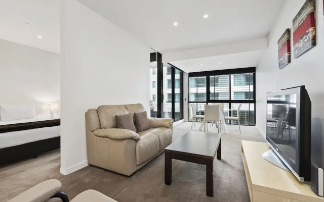 Edgewater 207