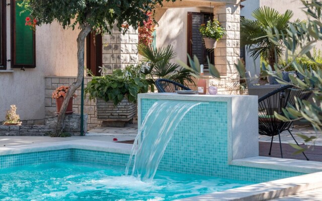 Stunning Home in Pula With Wifi and 5 Bedrooms