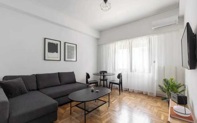 Elliot Neapoli, Athens