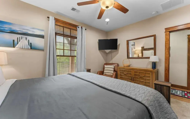 Penthouse Eagle View for 12!