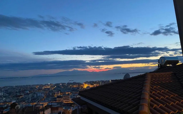 Stunning city view apt & parking space at Old town