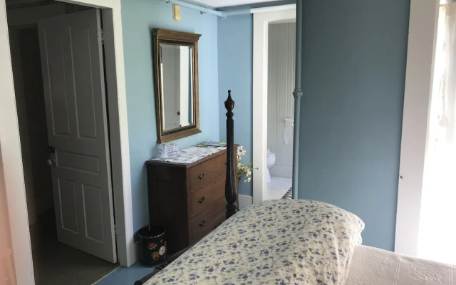 Monadnock Inn