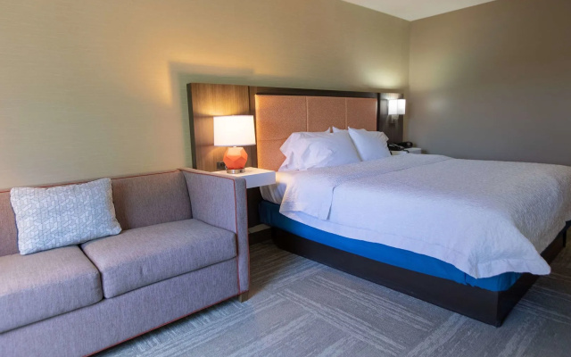 Hampton Inn Hadley-Amherst Area