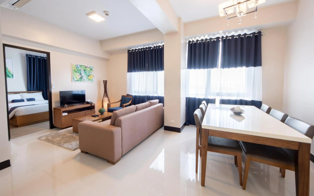CSuites at 8 Newtown Residences