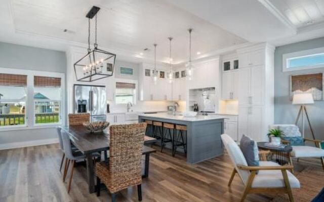 Ez Come Ez Geaux 4 Bedroom Home by Redawning