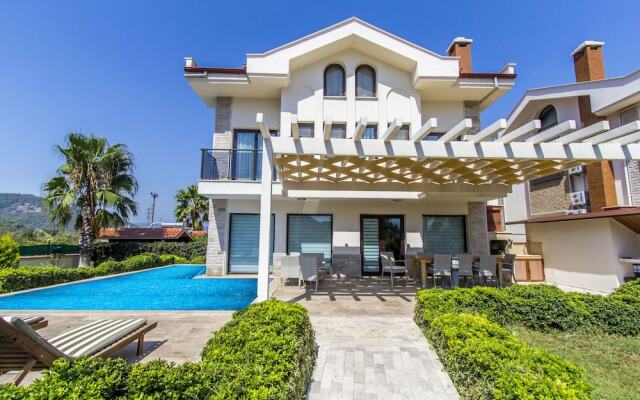Villa South by Tatilpremium