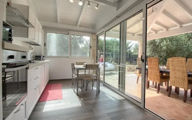 Cavaliere Lovely Pool Home