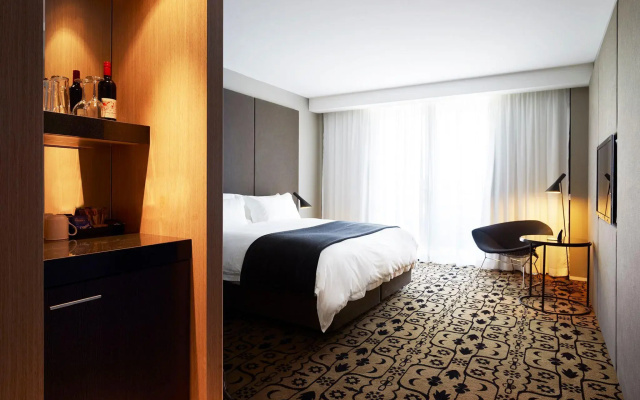 Burbury Hotel & Apartments