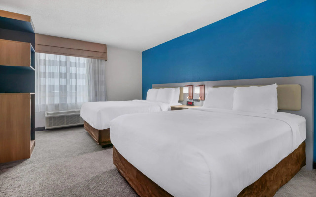 Comfort Inn & Suites Sheboygan I-43