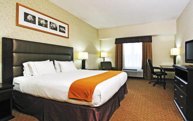 Holiday Inn Express Hotel & Suites Ottawa Airport by IHG
