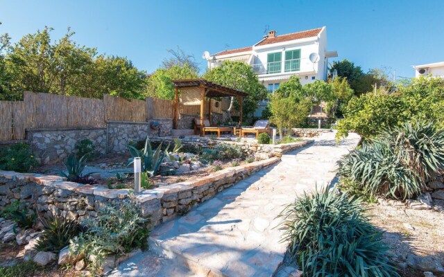 Stunning Home in Loviste With Wifi and 3 Bedrooms