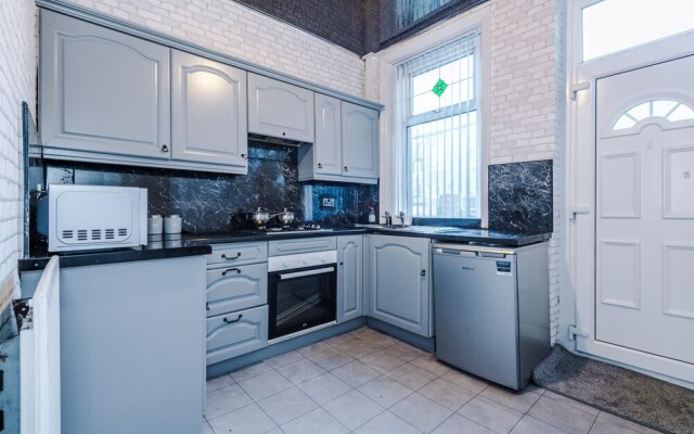 Stunning Three Bed House in Bradford