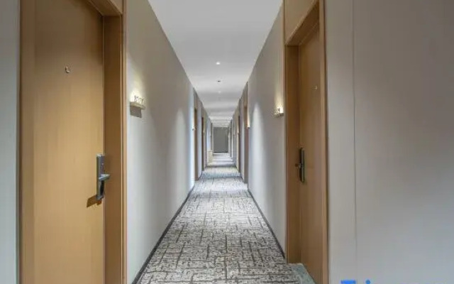 Heyue Hotel