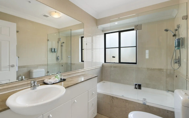 YEHS Hotel Sydney Harbour Suites