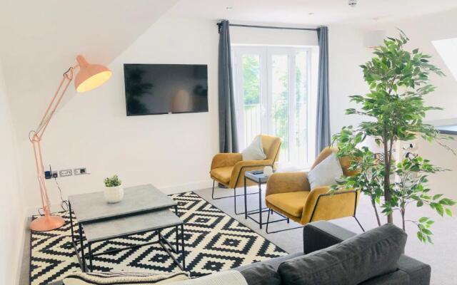 Shield Penthouse Loft - 2 Bedroom Luxe Large Apartment