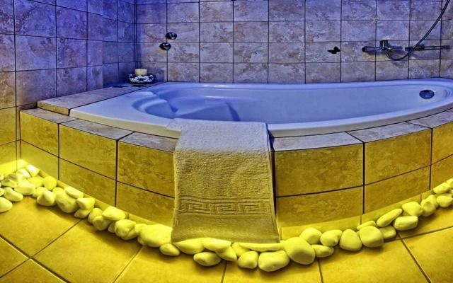 Luxury Sea View Penthouse with Hot Tub