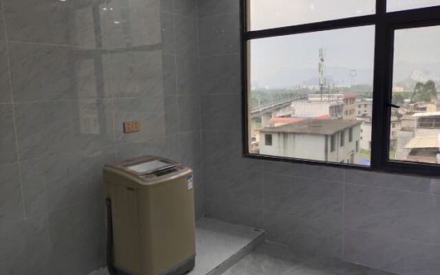 Guibei Scenery Grand Hotel (North Railway Station Zhonghao International)