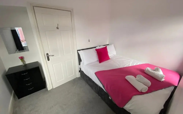 Blackpool Abode - Ansdell House