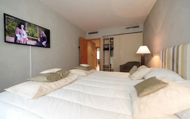 Pavillon Riviera 1 YourHostHelper