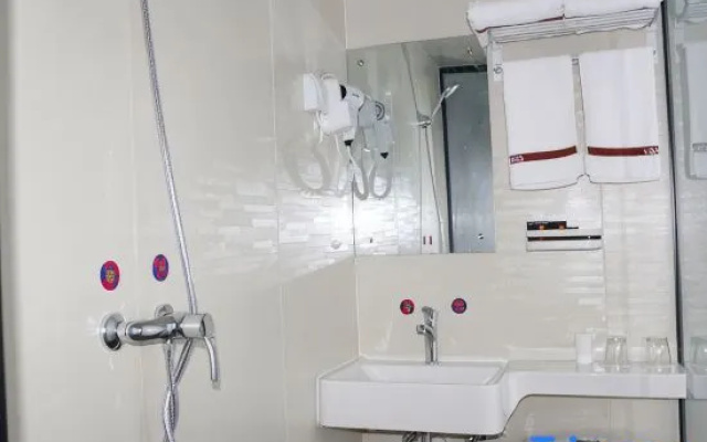 Junyi chain hotel (New Materials Industrial Park, Sangzidian Town, Jinan) – Bathroom – Jinan