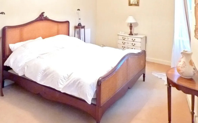 House With 6 Bedrooms in Montignac-charente, With Private Pool, Enclos