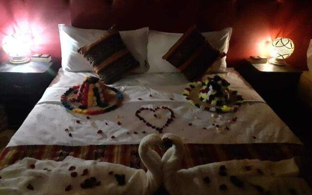 luxury camp jumeirah resort